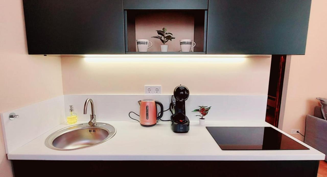 A+ Budapest Downtown Apartments Akacfa Bagian luar foto