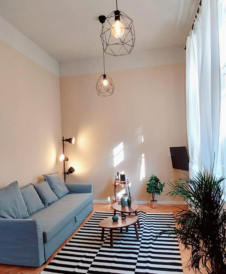 A+ Budapest Downtown Apartments Akacfa Bagian luar foto