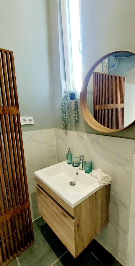 A+ Budapest Downtown Apartments Akacfa Bagian luar foto
