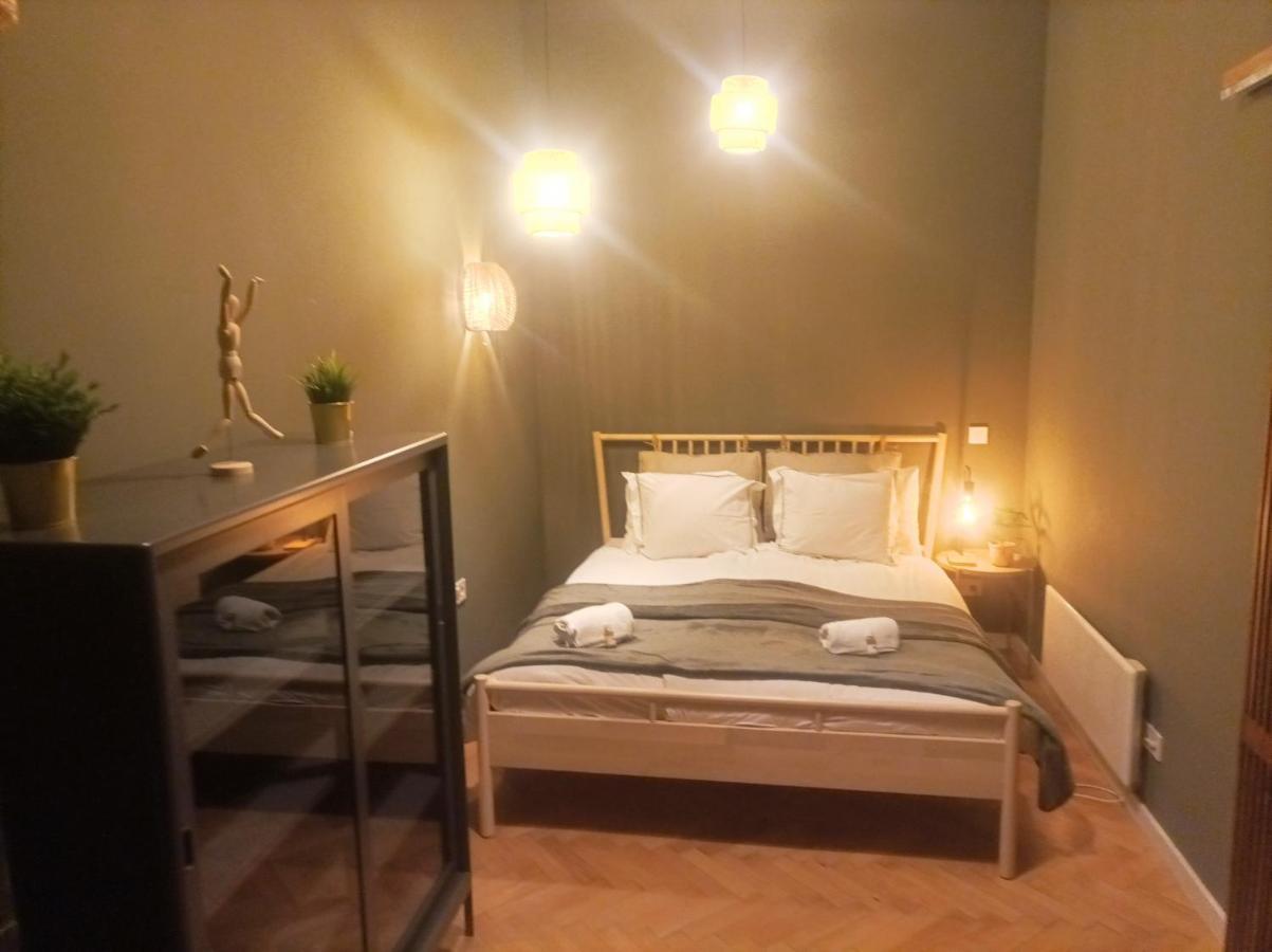 A+ Budapest Downtown Apartments Akacfa Bagian luar foto